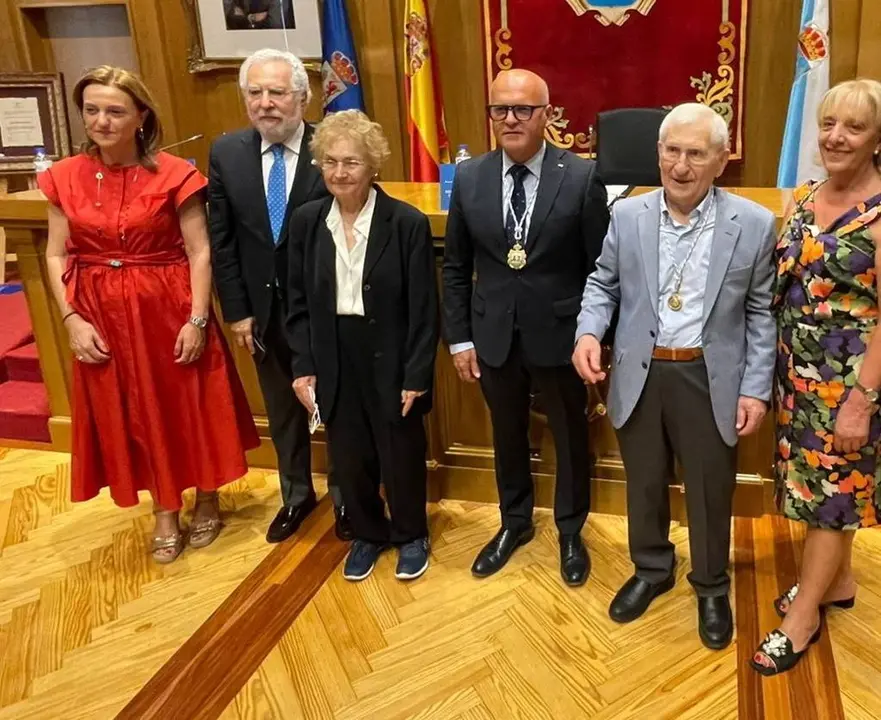 Isaac Alonso Estravis recibe a Medalla de Ouro da Deputaci&oacute;n de Ourense (23) (FILEminimizer)