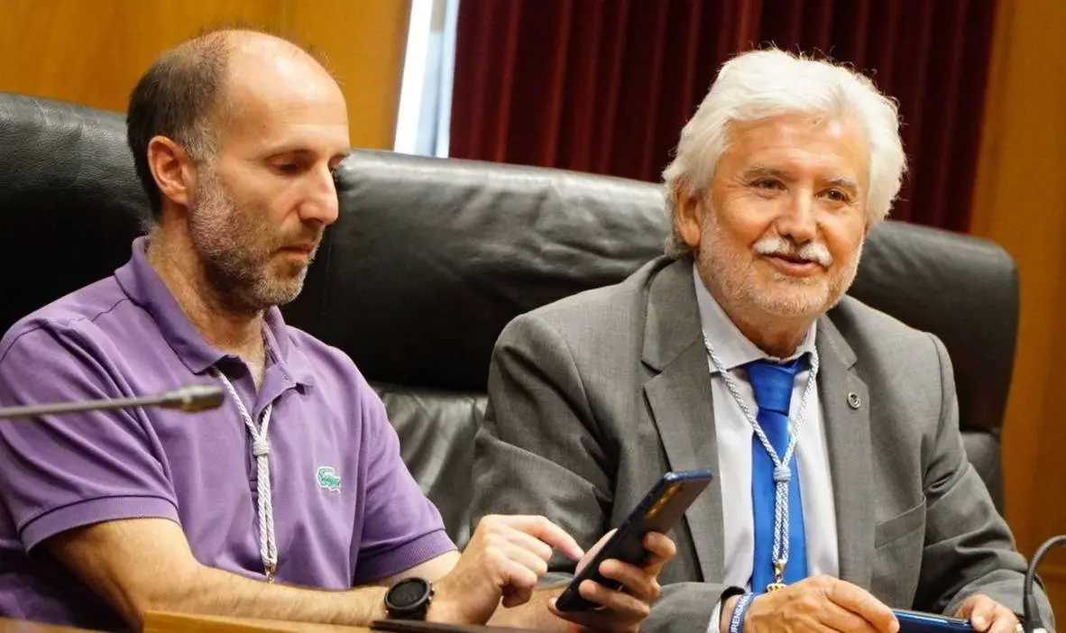 Isaac Alonso Estravis recibe a Medalla de Ouro da Deputaci&oacute;n de Ourense (24) (FILEminimizer)