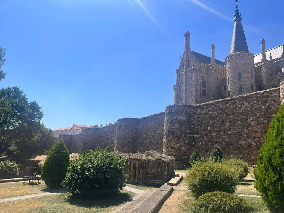 Esquecemento en Astorga. DOM (2) (FILEminimizer)