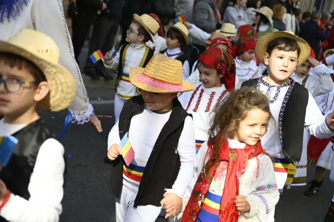 DESFILE INFANTIL (237) (FILEminimizer)_Easy-Resize.com