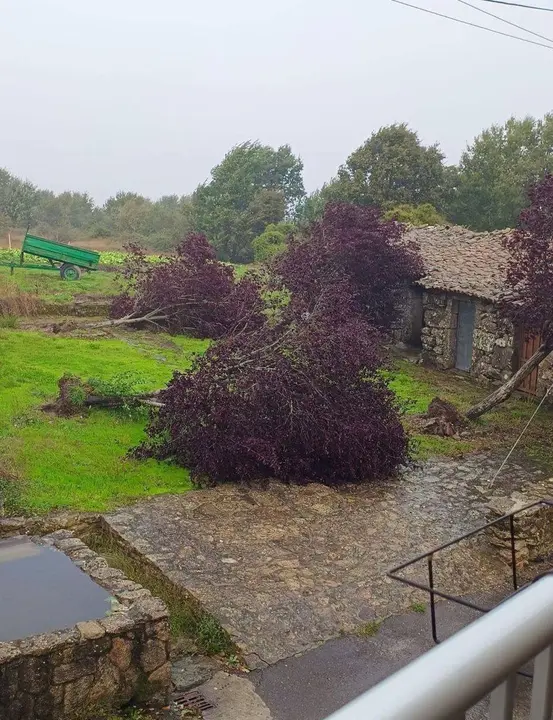09102024 Temporal Kirk en Porqueira