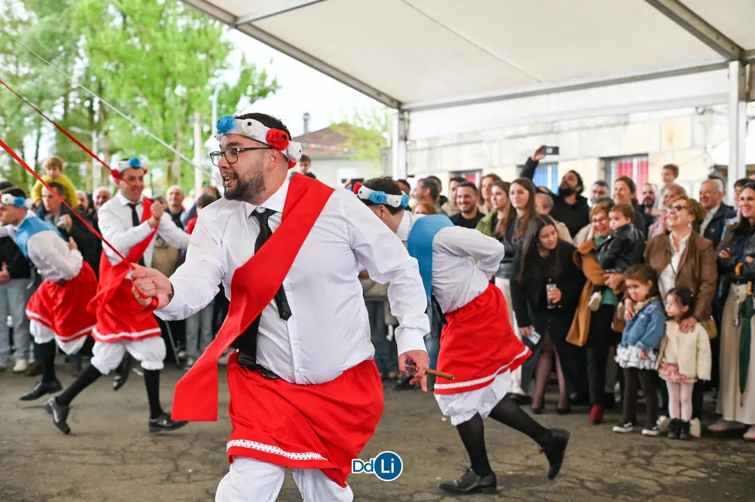 DANZANTES DE LAMAS 25-22