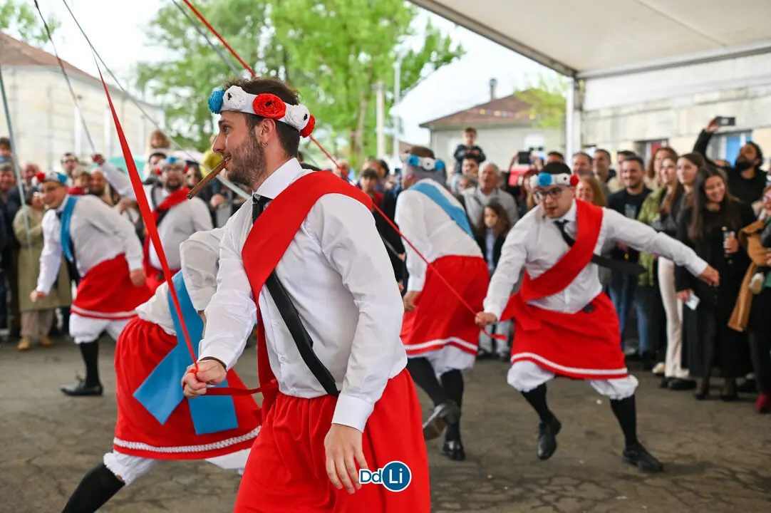 DANZANTES DE LAMAS 25-23