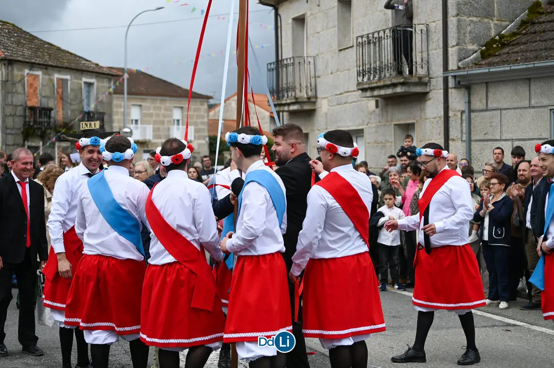 DANZANTES DE LAMAS 25-82