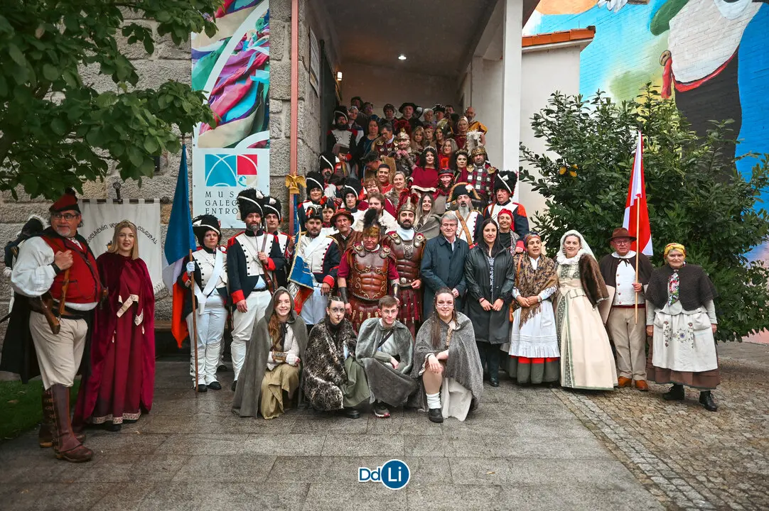 Representantes de varias de las Fiestas Históricas este fin de semana en Xinzo de Limia. | FOTO: Noelia Caseiro.