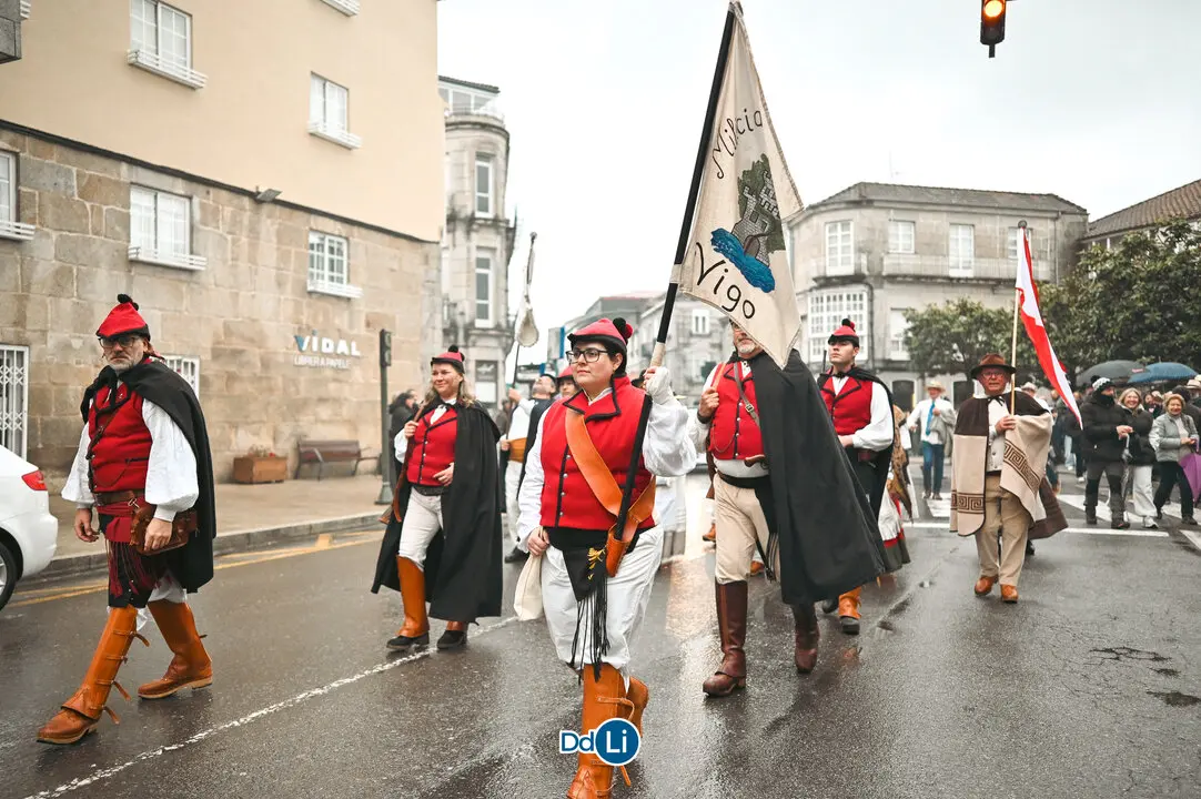 DESFILE HISTORICO-83