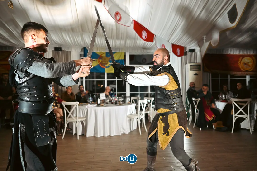 CENA HISTORICA-73