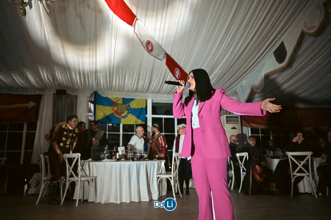 CENA HISTORICA-77