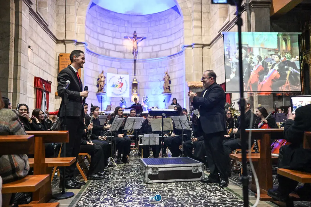 A Agrupaci&oacute;n Musical da Limia celebra os seus vinte anos nun concerto con Antonio Barros. | FOTO: Noelia Caseiro.