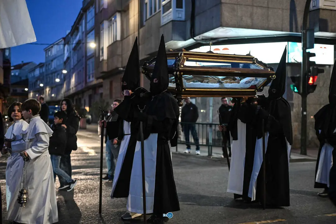santo enterro 2026-19