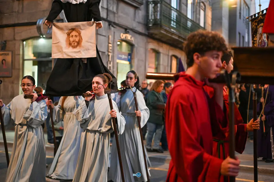 santo enterro 2026-74