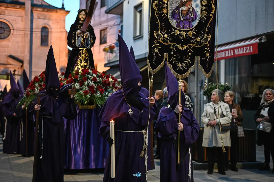 santo enterro 2026-81