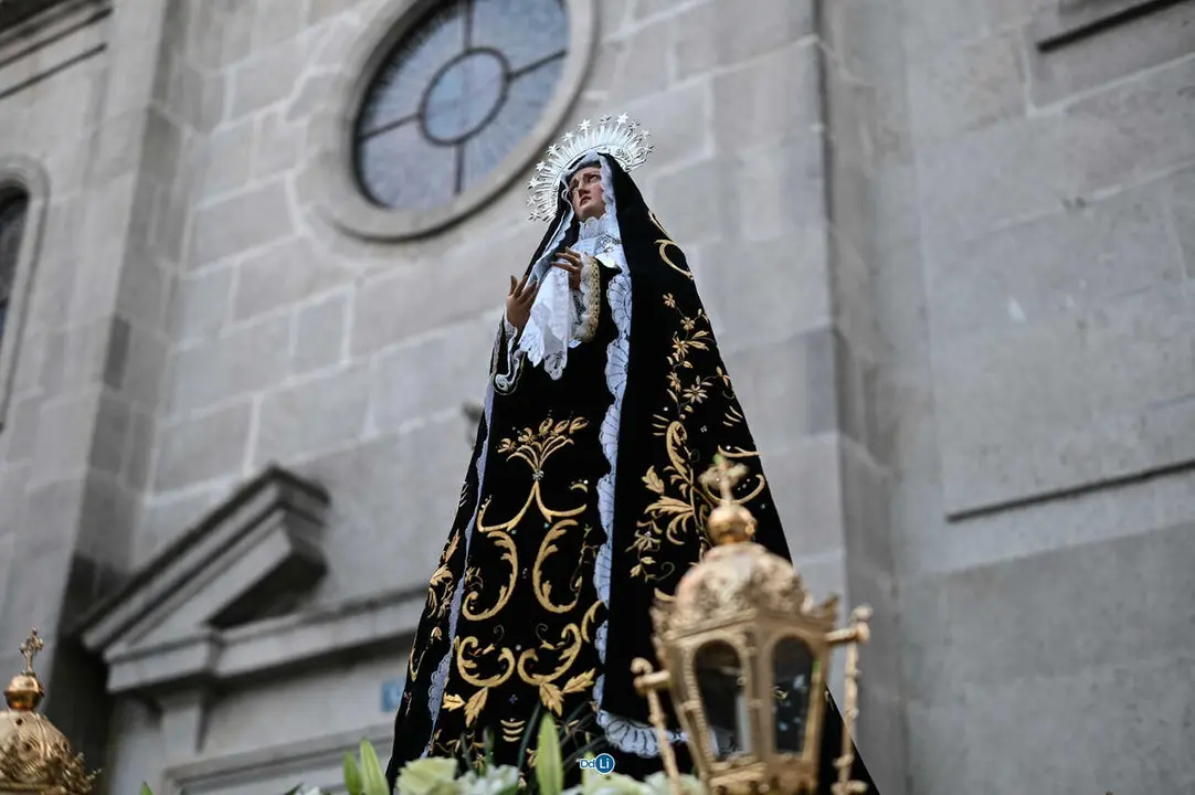 santo enterro 2026-103