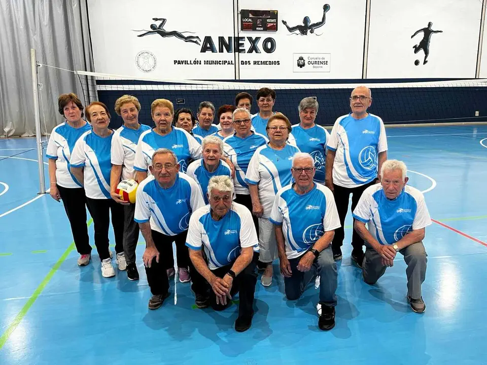 Integrantes del equipo de cachibol de Xinzo.