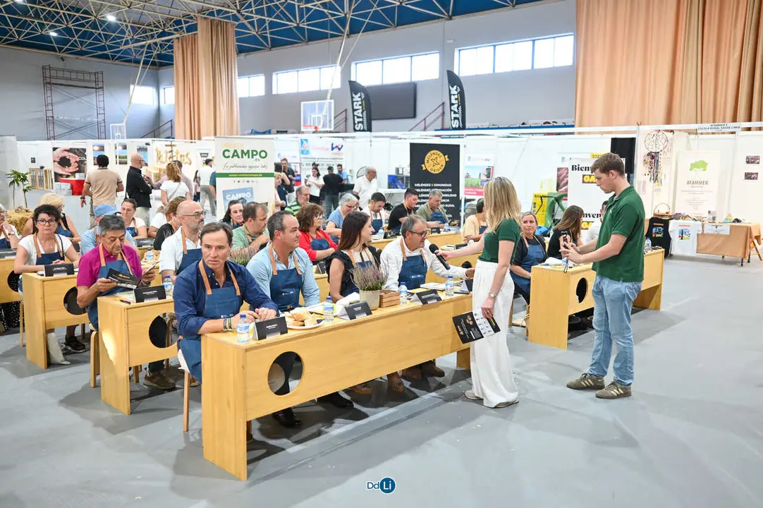 La II Cata Nacional de Patacas reuni&oacute; nueve variedades en el Polideportivo de Xinzo.