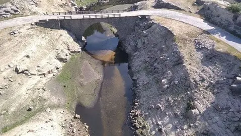 O escaso caudal do R&iacute;o Salas.
