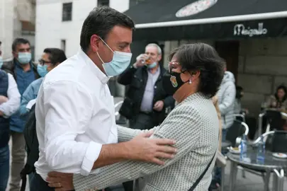 O candidato &aacute; Secretar&iacute;a Xeral do PSdeG-PSOE, Valent&iacute;n Gonz&aacute;lez Formoso, e a alcaldesa de Xinzo, Elvira Lama.