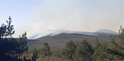 Lume na parte portuguesa do Larouco, este domingo pola ma&ntilde;&aacute;