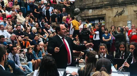 Tielas, &aacute; fronte da agrupaci&oacute;n