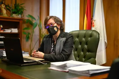 Elvira Lama, este xoves, no seu despacho da Alcald&iacute;a de Xinzo de Limia. FOTO Noelia Caseiro