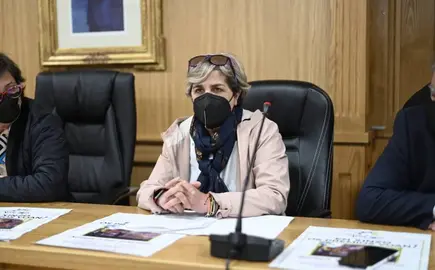 Presentaci&oacute;n no Concello da campa&ntilde;a do comercio local para a Semana Santa. Elvira Lama. ProLimia. Concha Conde (1)
