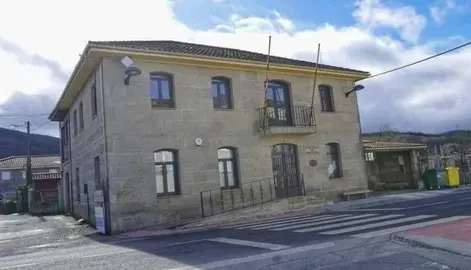 Casa do Concello de Porqueira, na Forxa.