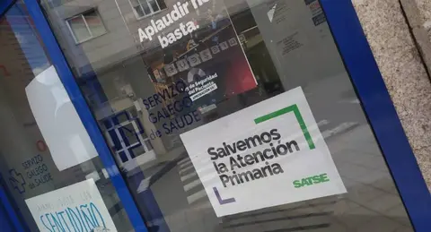 Cartel este m&eacute;rcores no centro de sa&uacute;de de Xinzo