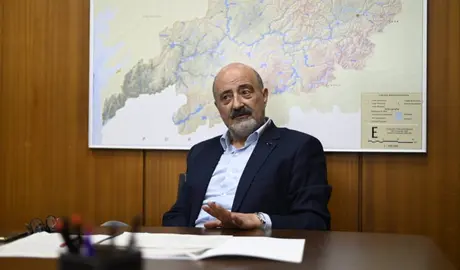 Jos&eacute; Antonio Quiroga, presidente CHMS no seu despacho (4) (FILEminimizer)