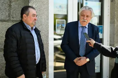 Felipe Traveso e Emilio Gonz&aacute;lez, este martes en Sandi&aacute;s. FOTO Noelia Caseiro (1)