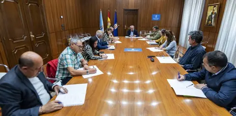 Cesar Fern&aacute;ndez Gil (Vicepresidente 2&ordm; da Deputaci&oacute;n Ourense) preside a xuntanza para a constituci&oacute;n da "AECT Raia Seca Xures-Geres"