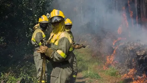 Brigada contra incendios forestales. | FOTO Concello de Vilar de Santos.