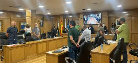 A corporaci&oacute;n gardou un minuto de silencio en memoria do pai do concelleiro do Partido Popular Ricardo<br />
Sieiro.&nbsp;| FOTO: Concello de Xinzo de Limia.