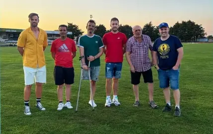 Directivos do Antela F.C. e das Escolas Deportivas de Xinzo, onte na Moreira. FOTO Conceller&iacute;a de Deportes de Xinzo
