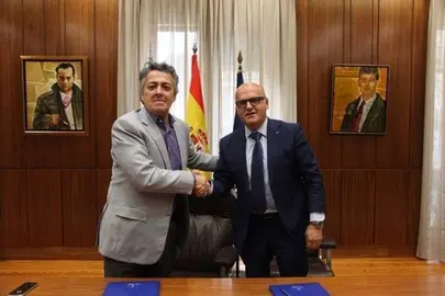&Oacute;scar Outeiri&ntilde;o, presidente de La Regi&oacute;n, con Manuel Baltar, nunha imaxe de arquivo. FOTO Deputaci&oacute;n Provincial