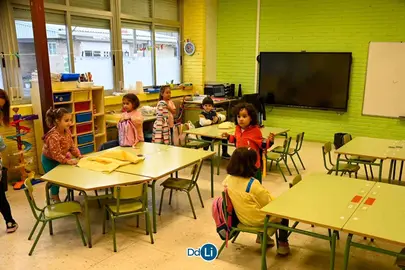Os nenos de Infantil do CEIP Rosal&iacute;a de Castro volveron &aacute;s aulas esta semana. | FOTO: Noelia Caseiro.