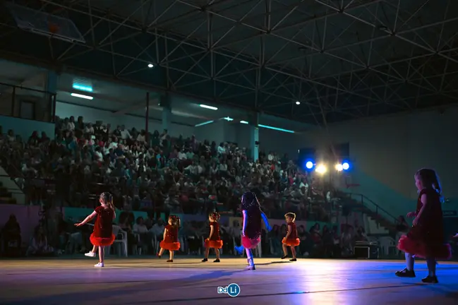 Gala de fin de curso da Academia de Baile Danz&oacute;n en Xinzo de Limia. | FOTO: Noelia Caseiro.