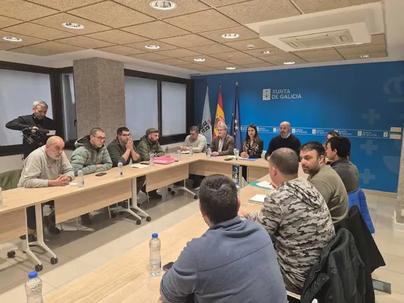 A conselleira do Medio Rural reuniuse en Ourense con representantes do sector primario galego.