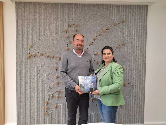 Xos&eacute; Merelles y Josefa Morgade durante la reuni&oacute;n en Rairiz de Veiga.