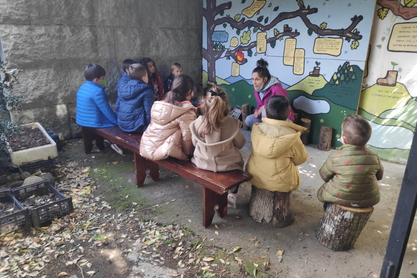 Contacontos en Lodoselo, no programa Pobo Escola do Viso. FOTO CDR O Viso (1)