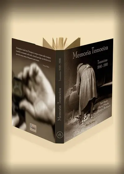 Libro Memoria Temoeira. FOTO Plácido L. Rodríguez