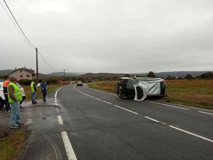 Accidente de tráfico en Solveira, Xinzo de Limia. | FOTO: Laura Rodríguez.