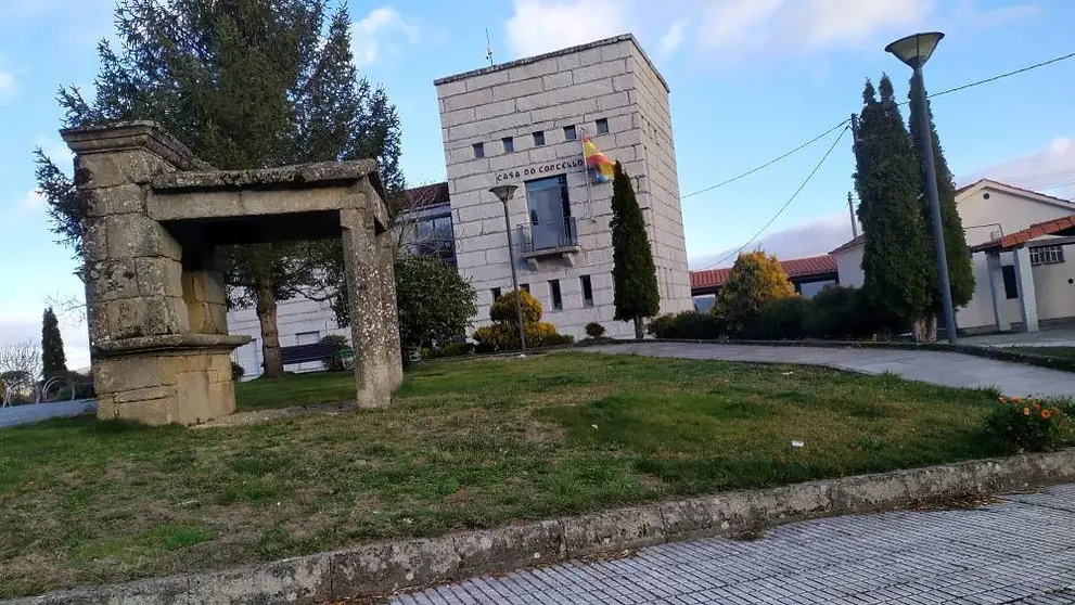 Casa do Concello de Calvos de Randín.