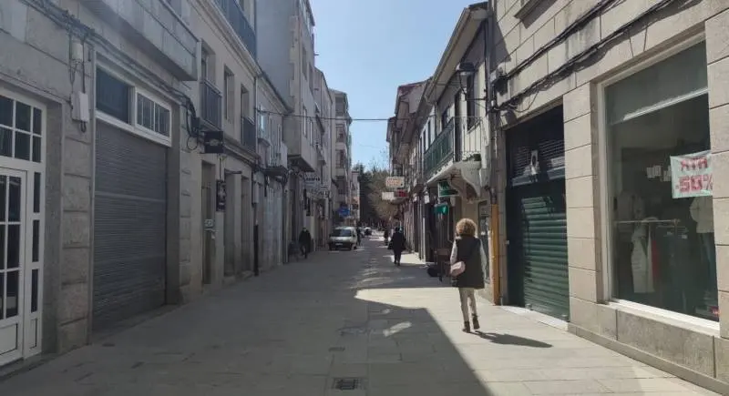 A rúa San Roque ese venres, xa sen as pancartas