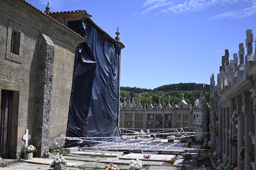 Igrexa Sarreaus. Bispado. Patrimonio. Restauración. Derrubamento 1 de maio (2) (FILEminimizer)