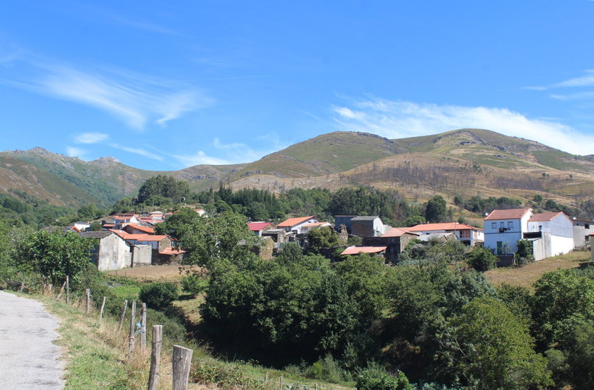 Rebordechao V. de Barrio Eólicos Comunidade de Montes Macizo (1) (FILEminimizer)