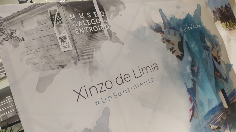Cartel promocional de Xinzo co Museo do Entroido e a imaxe dunha pantalla.