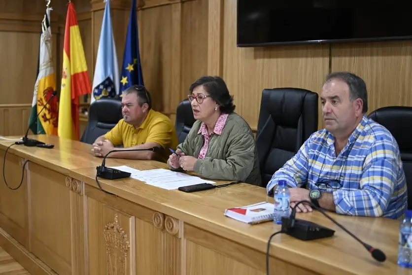 Presentación Obradoiro de Emprego. No Camiño 2022. Con Elvira Lama, Felipe Traveso e a directora Margarita Vázquez (3)