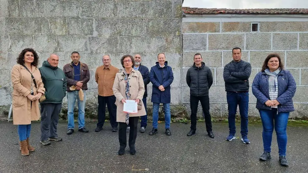 Elvira Lama, en primeiro termo, durante o acto onte en Xinzo. FOTO PSdeG PSOE