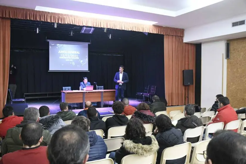 Gabriel Alén, no encontro con representantes das comunidades de regantes da Limia.