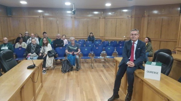 O director da UNED Ourense, Jesús Manuel García Díaz, estivo o pasado ano en Xinzo para dar a coñecer a esta institución.